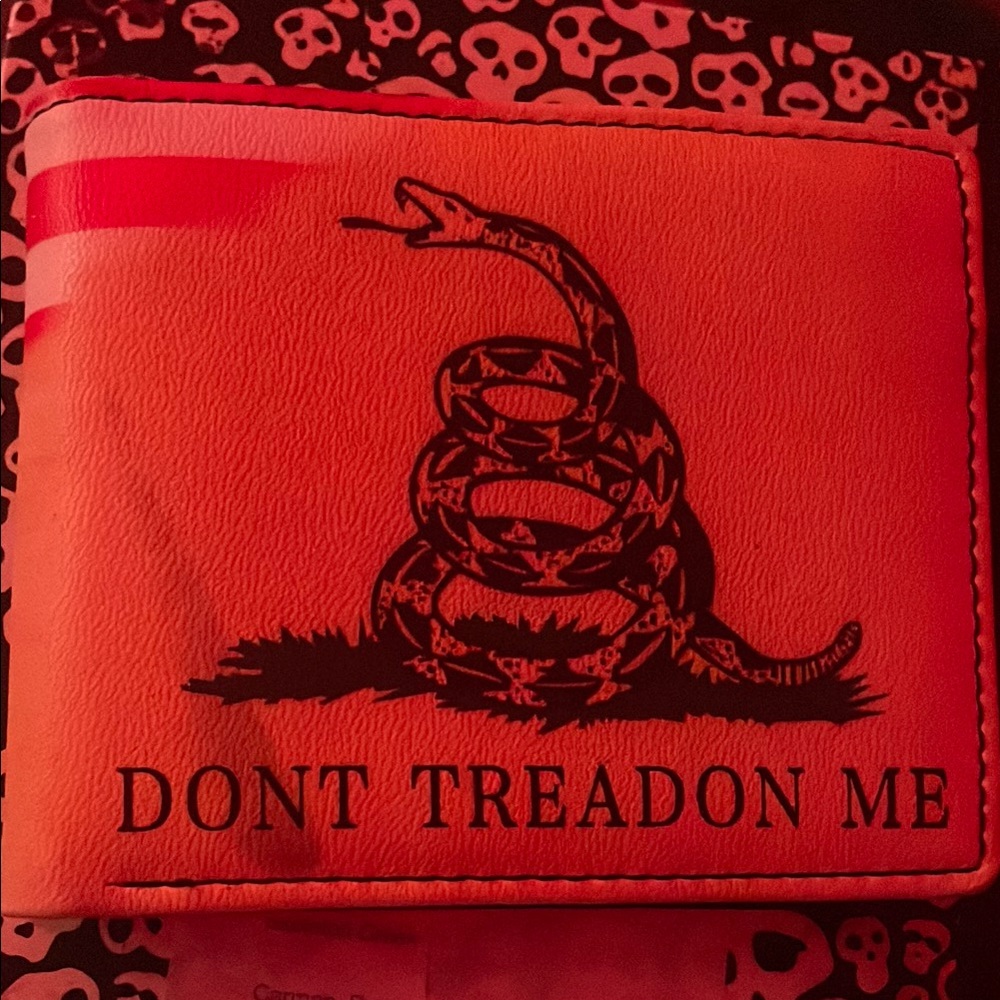 Red 'Don't Tread On Me' Men's Wallet